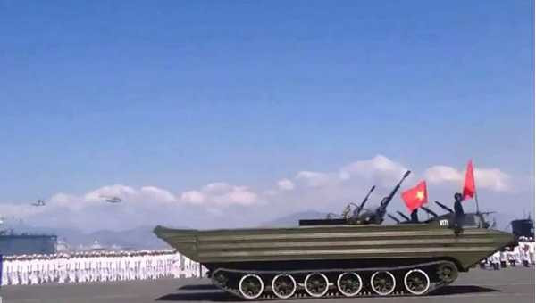 Dàn xe oai hùng ở lễ kỷ niệm 60 năm thành lập Hải quân Việt Nam