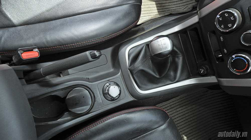 Nên mua ôtô số sàn hay số tự động?