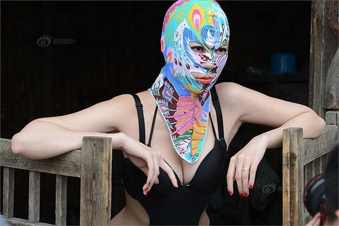 Chụp ảnh trong nhà một nông dân ở Hồ Nam, Trung Quốc