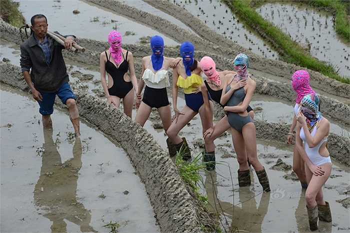 Ban tổ chức nói việc này giúp thí sinh có được những bức ảnh đặc biệt