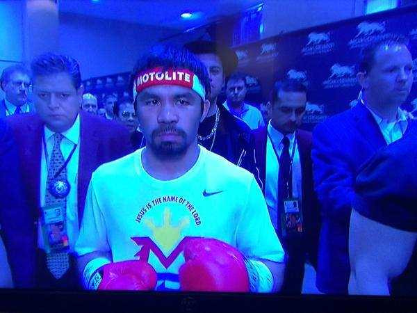 'Độc cô cầu bại' Mayweather thắng nghẹt thở trận so găng 300 triệu USD