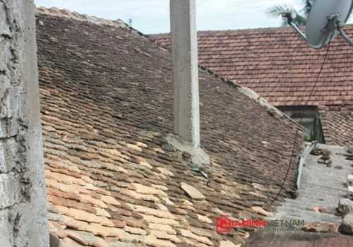 Cảnh tượng "thót tim" khi leo lên ngôi nhà tự xây của dị nhân xứ Nghệ.