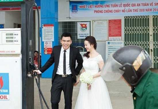 Nhân vật chính của bộ ảnh độc đáo này là cô dâu Nguyễn Thị Phương Thúy và chú rể Bùi Đức Hướng hiện đang sinh sống ở thị xã Hồng Lĩnh, tỉnh Hà Tĩnh.