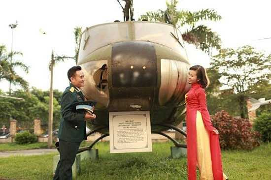 Là một người lính nên Đức Phong thường xuyên phải xa nhà, lại hay phải trực tại đơn vị nên thời gian ra ngoài của anh rất ít. Chính vì vậy Đức Phong không có nhiều cơ hội được gặp gỡ, tiếp xúc với các bạn gái.