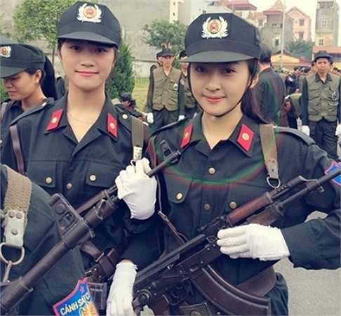 Cô bạn này có tên đầy đủ, Nguyễn Khánh Ly, sinh năm 1995, đến từ Lạng Sơn. 