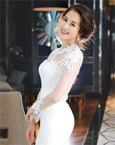 Ngay từ bé, cô gái xinh đẹp Hoàng Anh đã được dạy bảo để biết yêu quý, coi trọng nghề cảnh sát.