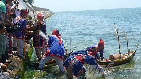 Hoàng Sa, khao lề, thế lính, Lý Sơn, dân binh, tri ân, công đức