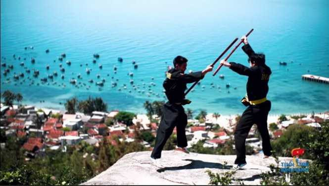 Dùng võ Bình Định, tăng sự chú ý của thanh niên Ảnh cắt từ clip Hào khí đất võ
