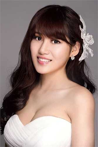 Lúc mới bắt đầu được công chúng biết đến, Milan Phạm chọn phong cách nhẹ nhàng, nữ tính...