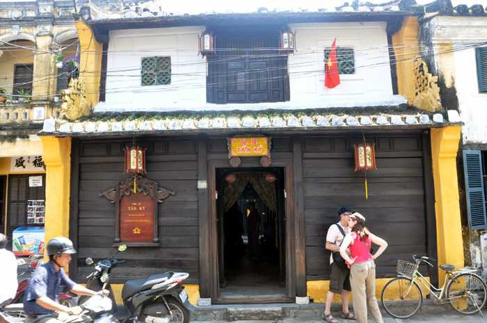 nhà cổ Tấn Ký.