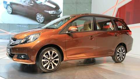 Ôtô giá 200 triệu đồng: “Nhìn người mà ngẫm đến ta”