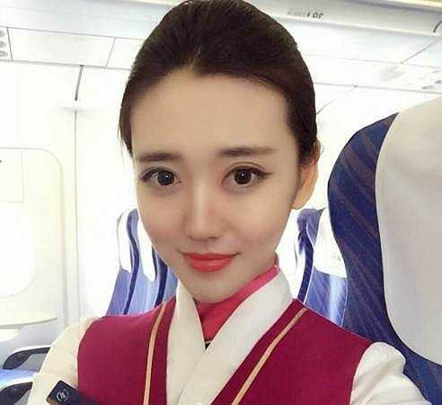 Zoe Yao hiện đang làm tiếp viên cho hãng hàng không Phương Nam, Trung Quốc.