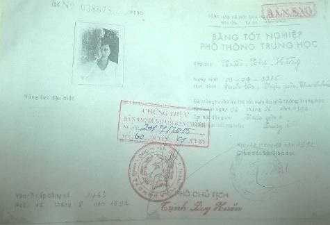 Xác minh việc giáo viên dùng bằng giả đứng lớp 18 năm