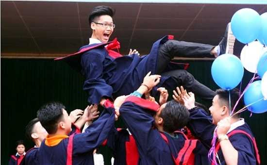 Các lớp được chia ra những khoảng thời gian chụp khác nhau để mỗi lớp đều có một khoảnh khắc, không gian riêng.