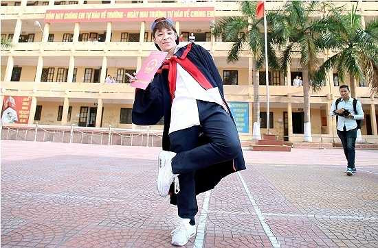 Những kiểu tạo dáng đậm chất học sinh...