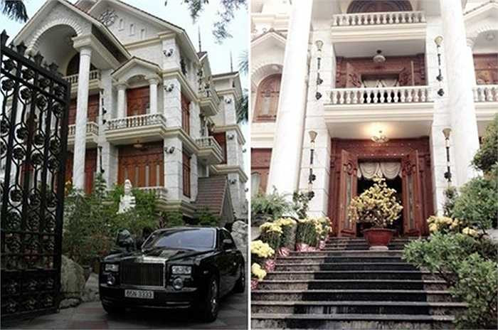 Ngoài ra, biệt thự siêu sang của nhà chồng MC Quỳnh Chi tại quận Ninh Kiều, Cần Thơ khiến nhiều người ngỡ ngàng vì độ hoành tráng, nhiều nội thất gỗ trị giá cả tỷ đồng.