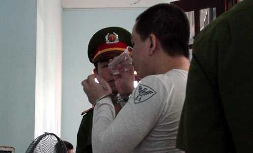 Hàng trăm cảnh sát tại phiên xử vụ truy sát kinh hoàng