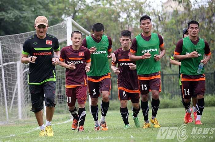 Cũng giống như buổi tập của đội U23, buổi tập sáng nay của ĐTVN cũng được đánh giá là khá nhẹ nhàng (Ảnh: Quang Minh)