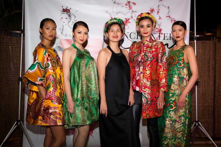 Được biết đây là sự kiện thời trang diễn ra trong một không gian đơn giản, nhằm mục đích gây quỹ từ thiện giúp đỡ cho những hoàn cảnh khó khăn. 