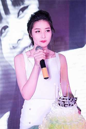 Tôi mong muốn được mang niềm vui, nụ cười và cả những ước mơ đến các em nhỏ, giúp các em thêm vững bước trong cuộc sống và có một tương lai tươi sáng.