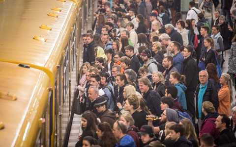 Hàng triệu người sử dụng tàu làm phương tiện di chuyển chính tại Đức bị ảnh hưởng