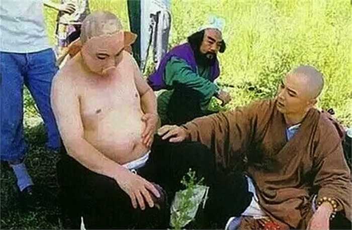 Khoảnh khắc hậu trường thú vị của Đường Tăng và Trư Bát Giới.