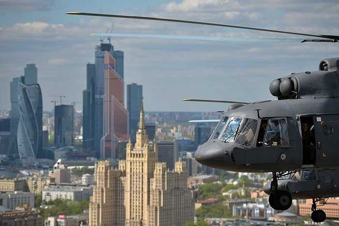 Trực thăng Mi-8 chuẩn bị luyện tập