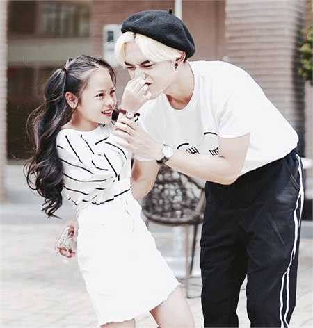 Cả hai anh em luôn xuất hiện trong những bộ trang phục cá tính và sành điệu bên nhau.