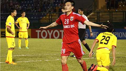 Lê Công Vinh ghi bàn duy nhất của trận đấu