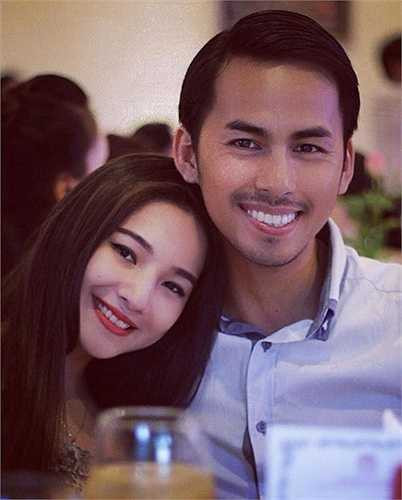 Duy Nhân mới lập gia đình với người vợ trẻ sinh năm 1991 vào hồi tháng 6/2014. Gia đình phải bán căn nhà, tài sản có giá trị cuối cùng để chữa trị cho anh. Rất nhiều nghệ sĩ Việt cũng đã tham gia đêm nhạc từ thiện để lấy tiền giúp đỡ nam người mẫu. 