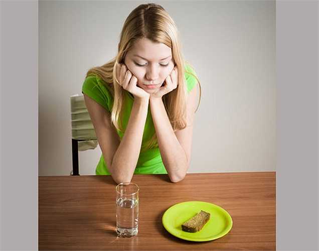 Ngon miệng: Khi bạn bận rộn, bạn sẽ cảm thấy đói nhanh hơn, nhưng khi bạn nhàn rỗi, bạn dần dần mất cảm giác ngon miệng dẫn đến nhu cầu của cơ thể đối với thực phẩm có thể giảm bớt.