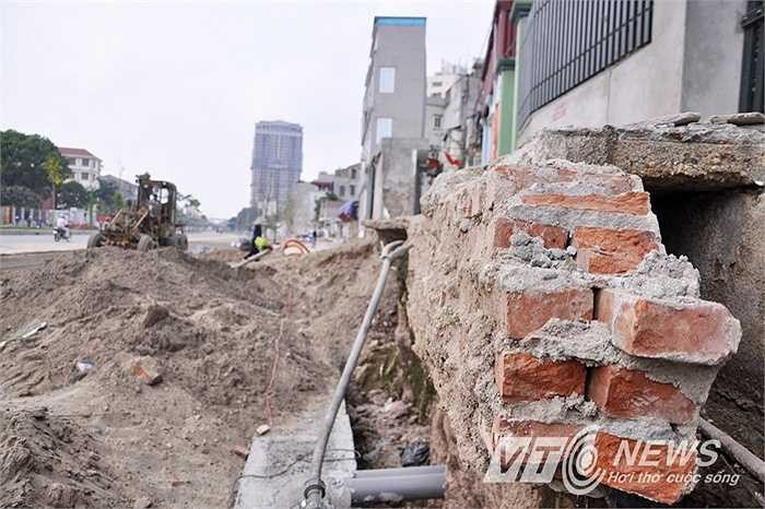 Do giải phóng mặt bằng, nhiều vị trí vẫn còn nham nhở.