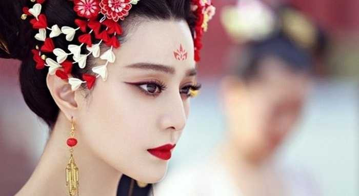 2. Ứng dụng chế ảnh Võ Tắc Thiên. Cơn sốt phim Trung Quốc và vẻ đẹp của Võ Mỵ Nương - Võ Tắc Thiên do nữ diễn viên Phạm Băng Băng đã khiến cư dân mạng xôn xao