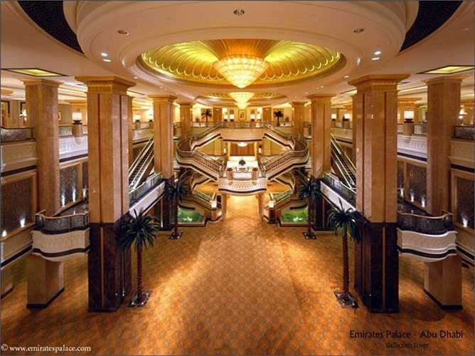 Tại khách sạn, riêng từ tầng 6 đến tầng 8 là nơi nghỉ ngơi, hưởng thụ của các thành viên hoàng gia UAE