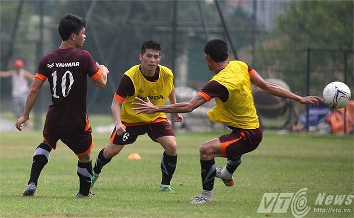 Công Phượng có dịp đối đầu các đàn anh (Ảnh: Quang Minh)