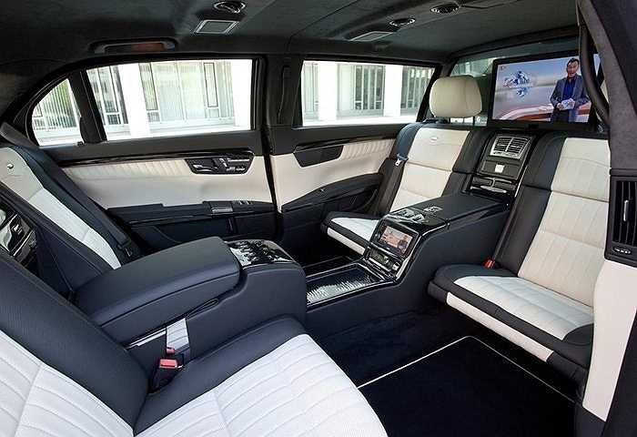 Mercedes-Benz S600 Pullman Guard là lựa chọn lý tưởng cho những ai muốn thưởng thức cảm giác ông chủ trong khoang hành khách phía sau, do trục cơ sở được tăng thêm đáng kể. 