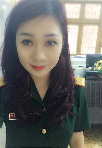 Sau đám cưới, gia thế cùng những hình ảnh về vợ Tự Long đang tạo nên cơn sốt được tìm kiếm nhiều trên các trang mạng xã hội.