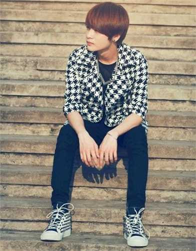 Không chỉ điển trai, chàng du học sinh Mỹ còn có style khá ổn. Ngoại hình cân đối, làn da trắng là yếu tố giúp anh chàng có thể phối đồ dễ dàng.