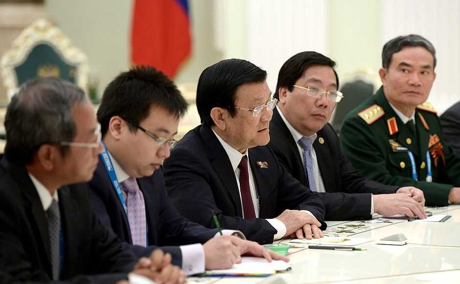 Chủ tịch nước Trương Tấn Sang và đoàn Việt Nam hội đàm với Tổng thống Putin