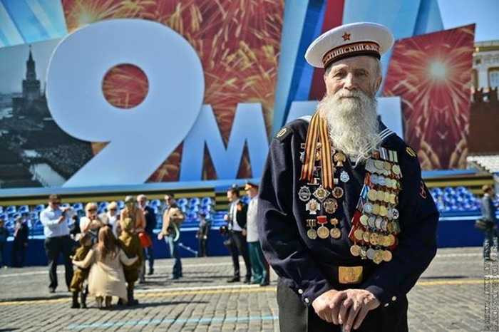 xúc động duyệt binh