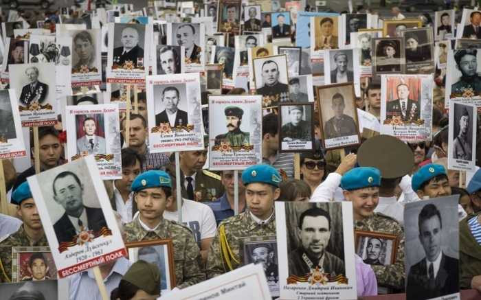 xúc động duyệt binh