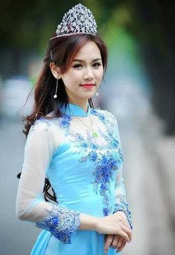 Hiện trang cá nhân facebook của cô có hơn 40.000 lượt theo dõi.