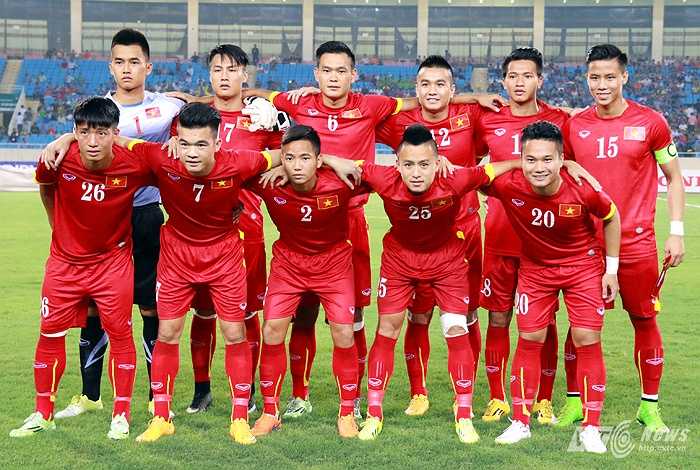Còn Công Phượng được cất trên băng ghế dự bị. (Ảnh: Quang Minh)