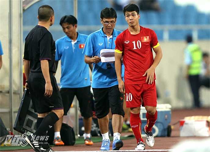 Công Phượng được tung vào sân để thay thế. (Ảnh: Quang Minh)