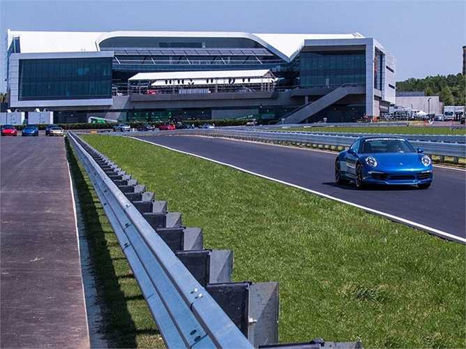 Công trình này sẽ góp phần đưa xe của hãng đến với các khu vực, khách hàng 