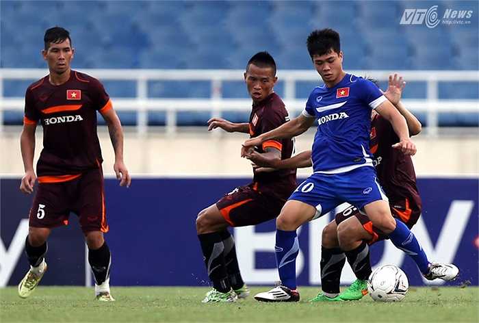 Tiền đạo của U23 Việt có đúng một cơ hội đáng kể nhưng lại kết thúc ra ngoài. (Ảnh: Quang Minh)