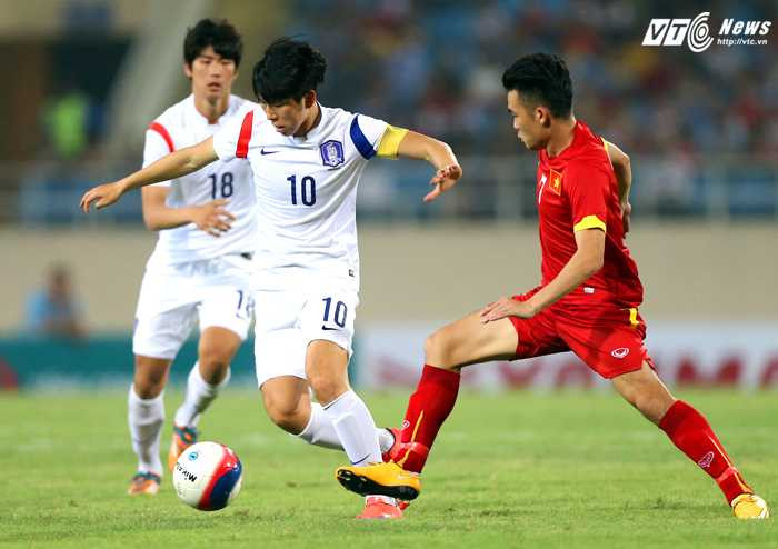 Hoàng Thịnh trong trận gặp U23 Hàn Quốc