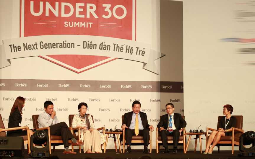 Ngoài Katy Perry, tham gia sự kiện này còn có bà Tôn Nữ Thị Ninh - từng là Đại sứ đặc mệnh toàn quyền của Việt Nam tại Liên minh Châu Âu, chuyên gia trang điểm người Mỹ gốc Việt Michelle Phan.