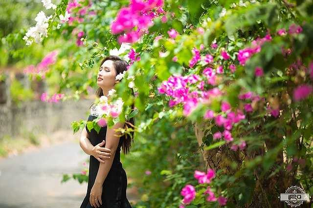 Cô con gái đầu của chị Linh hiện đang học lớp hai, bé thứ 2 đang học lớp 1 và bé út vừa mới tròn 2 tuổi.