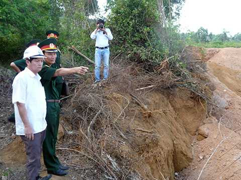 400 ngôi mộ, đào nhầm mộ, đào đất, Đà Nẵng, Nghĩa trũng, nghĩa trang, mồ mã, bức xúc